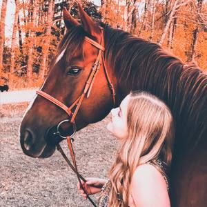 Meet your Posher, Caitlin